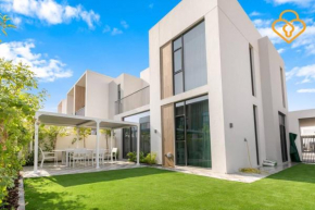 Keysplease Wonderful 4 B/R Home with Garden Arabian Ranches